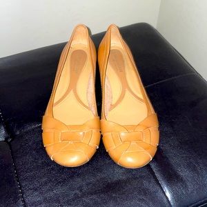 Tan flats. N5 comfort.